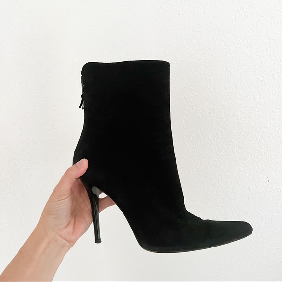 Stuart Weitzman Shoes - Stuart Weitzman Pointed Toe Ankle Shaft Stiletto Heel